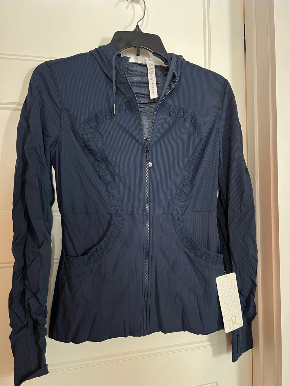 lululemon athletica Navy Hooded Lightweight Jacket with Ruched Detailing - Picture 5 of 6